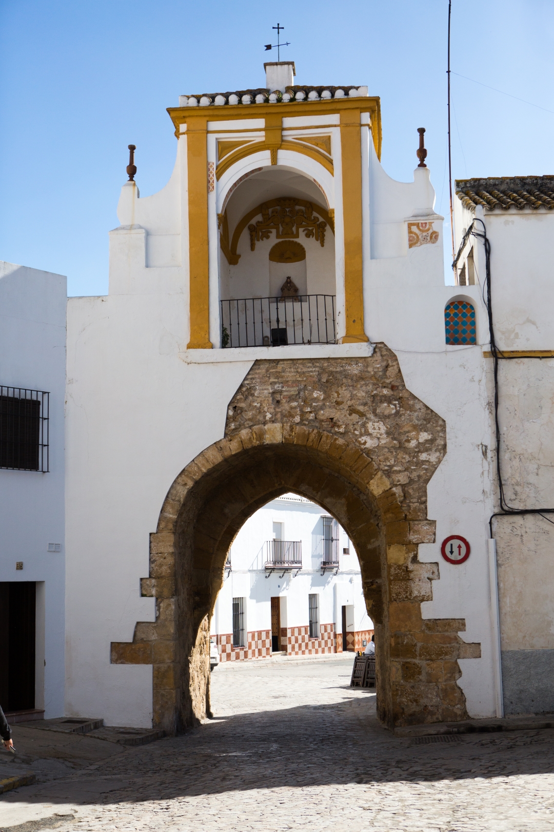 arco-de-la-villa-y-recinto-amurallado-turismo-de-la-provincia-de-sevilla